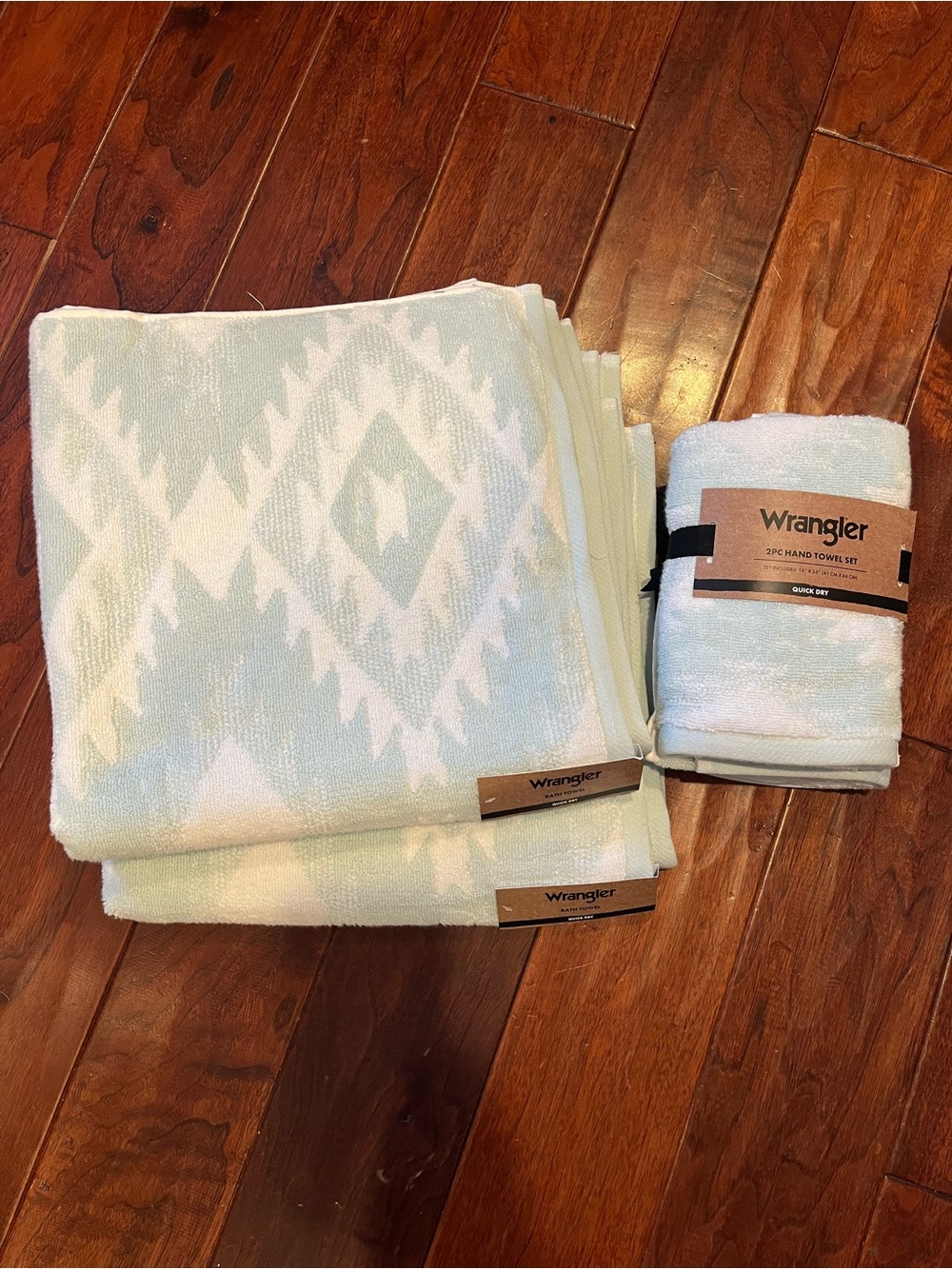 Wrangler Mint & White Geometric Bath and Hand Towel Set